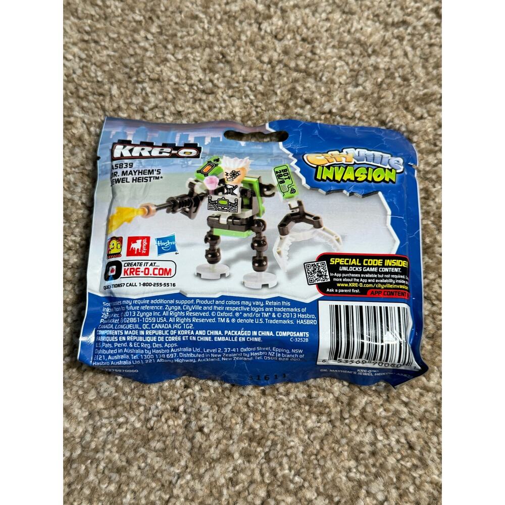 2013 KRE-O Cityville Invasion Dr. Mayhem's Jewel Heist Figure Robot Vehicle Set